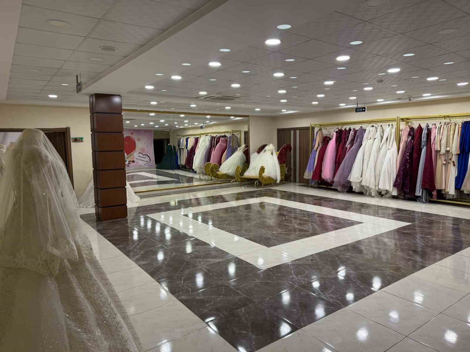 Siirt Belediyesi’nden evlenen çiftlere ücretsiz gelinlik ve danışmanlık hizmeti