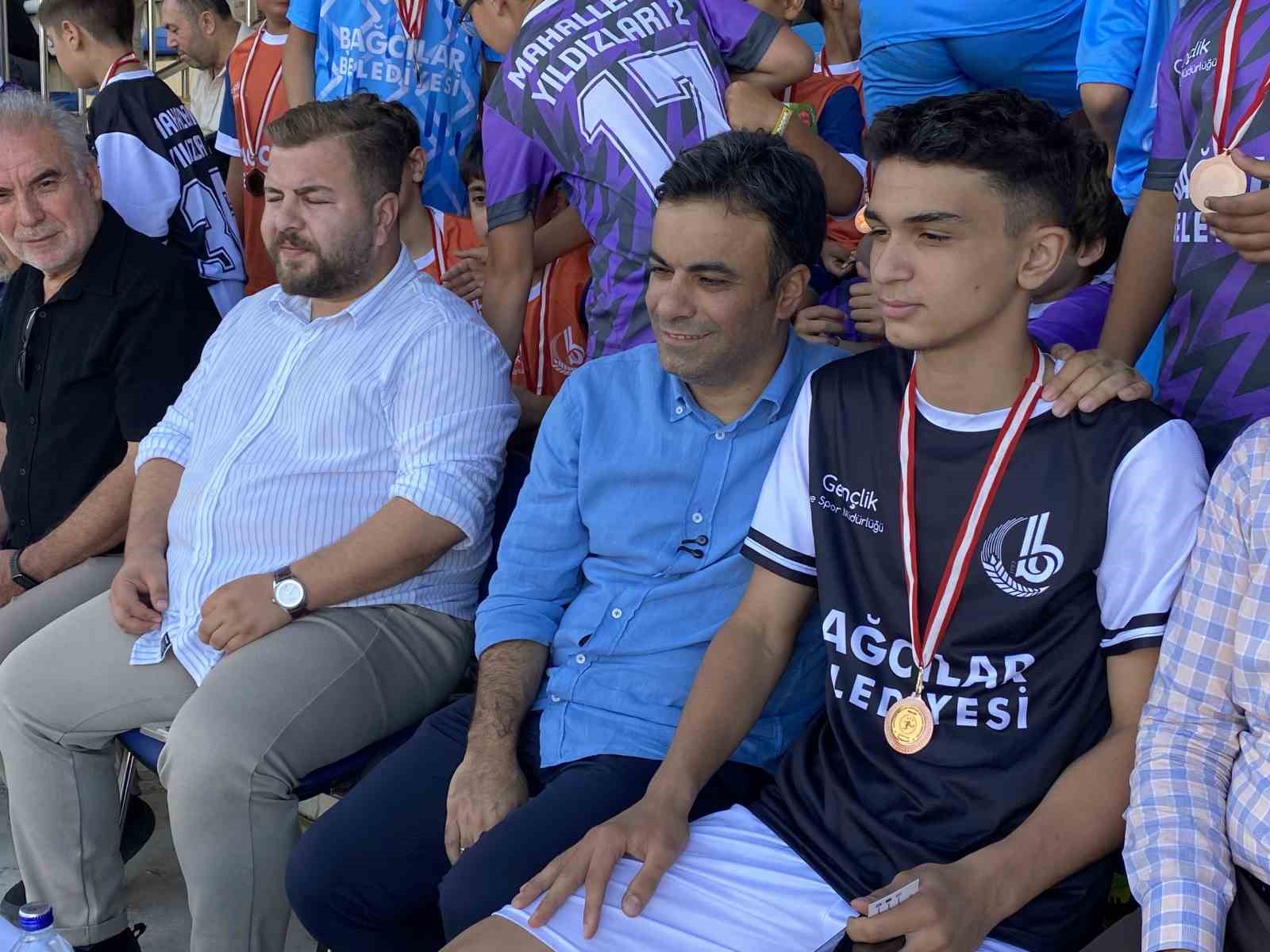 Bağcılar’ın yıldızları ödüllendirildi