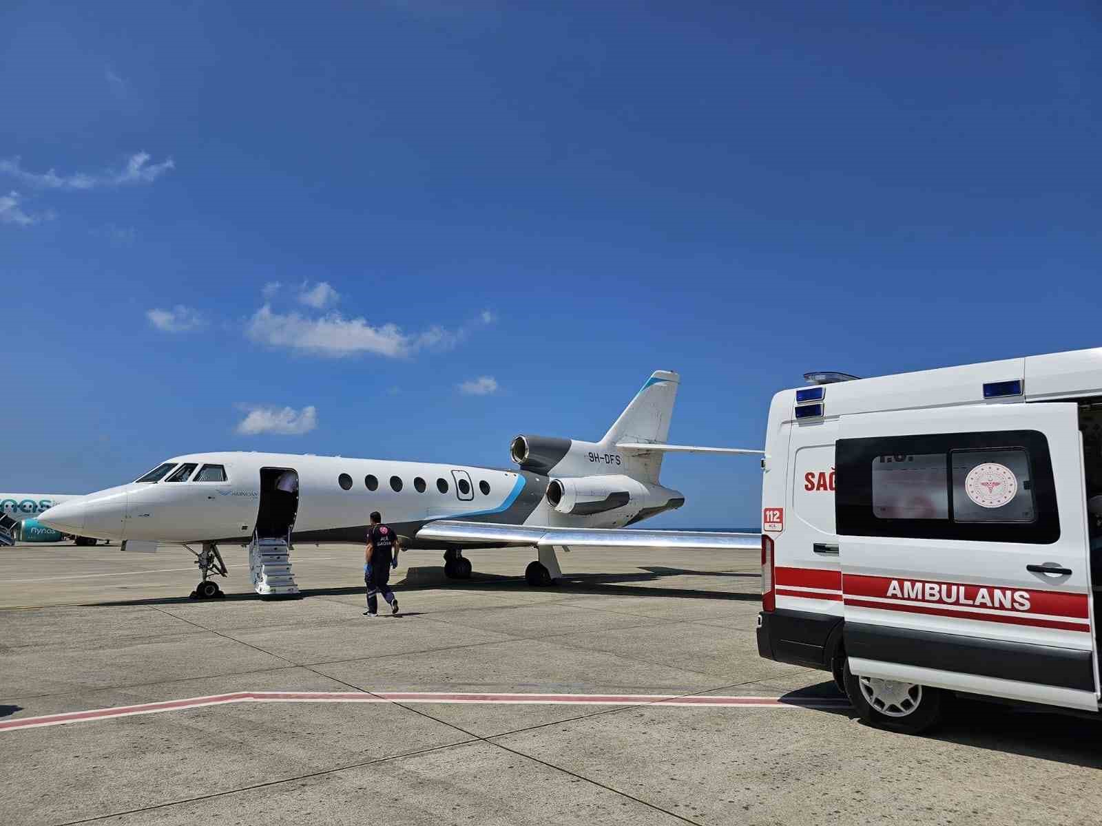 Van’dan iki bebek uçak ambulansla sevk edildi