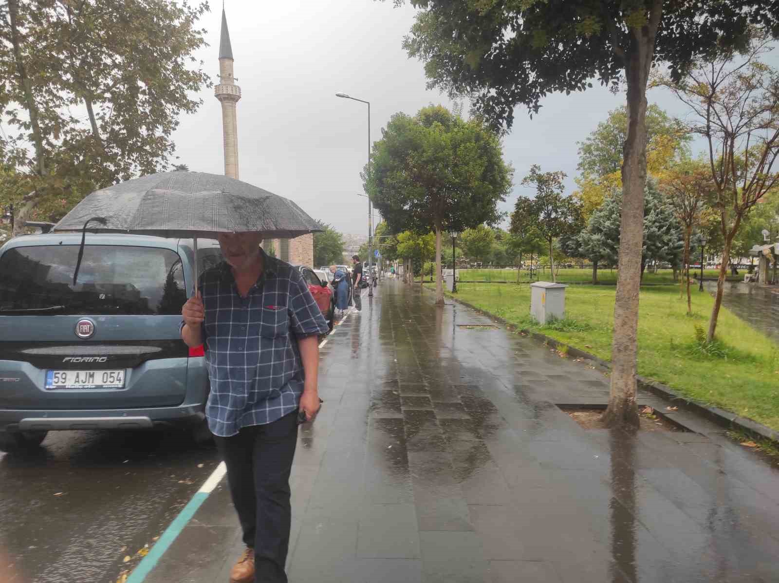 Tekirdağ&rsquo;da beklenen yağmur geldi
