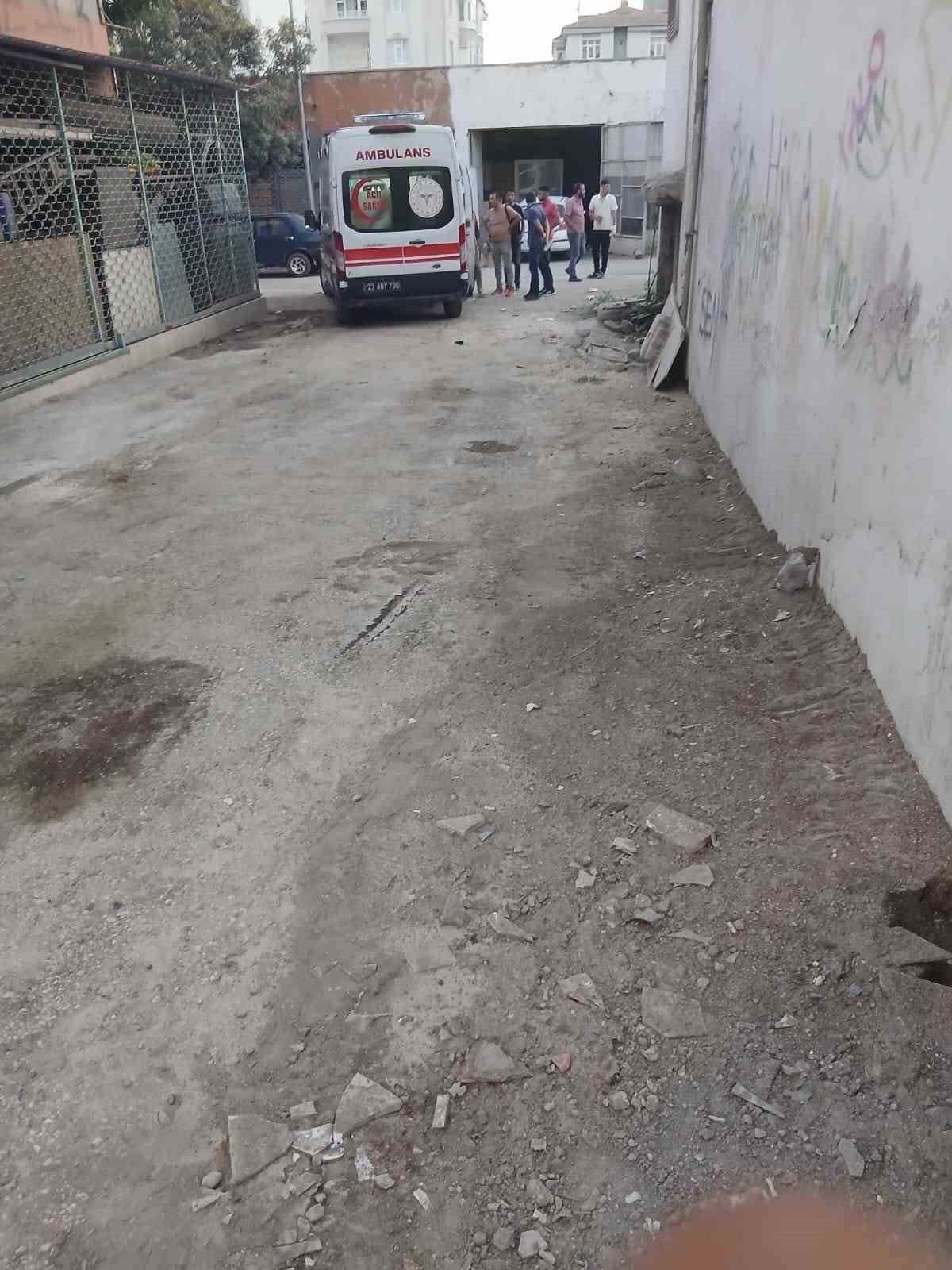 Elazığ&rsquo;da silahlı kavga: 1 yaralı
