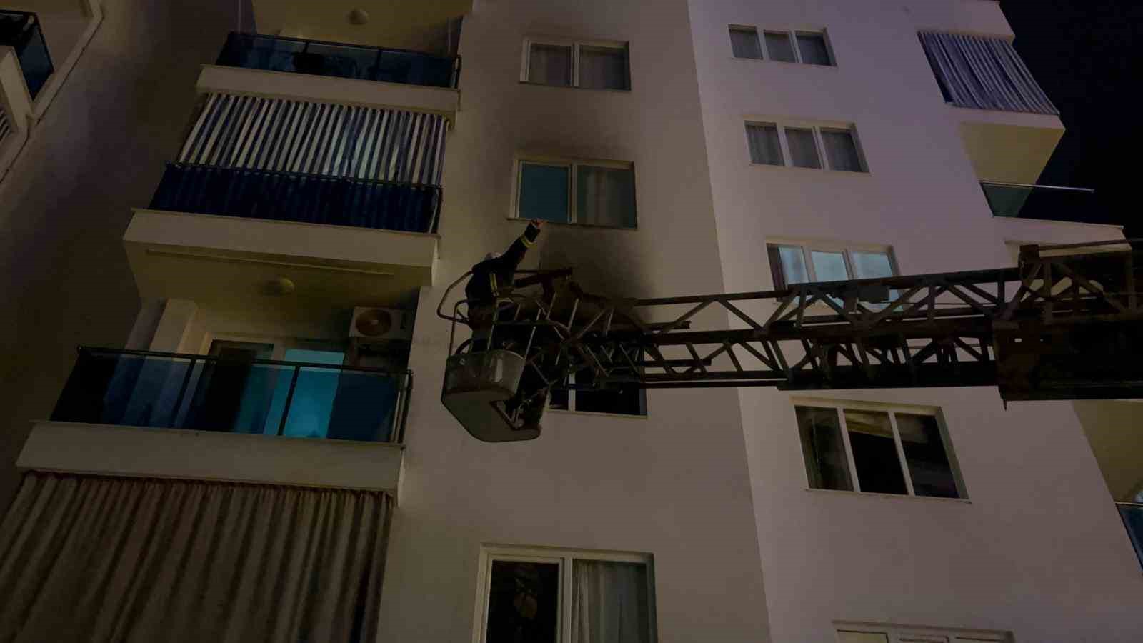 Alanya&rsquo;da apartman dairesinde &ccedil;ıkan yangın paniğe neden oldu
