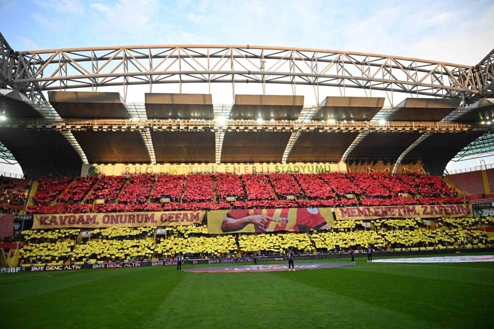 Kayserisporlu taraftarlardan Galatasaray maçına yoğun ilgi