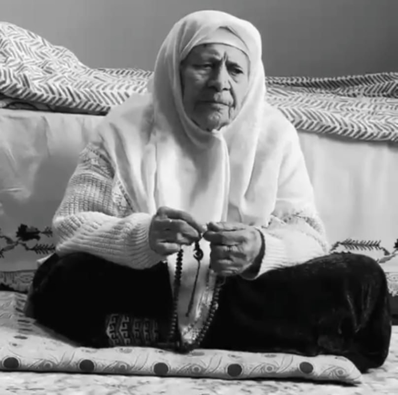 Hakkari’nin asırlık çınarı 115 yaşındaki Fatma nine hayatını kaybetti