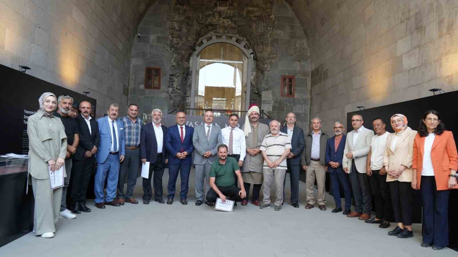 "Yunus Emre Erzurum&rsquo;da" g&ouml;n&uuml;lleri mest etti
