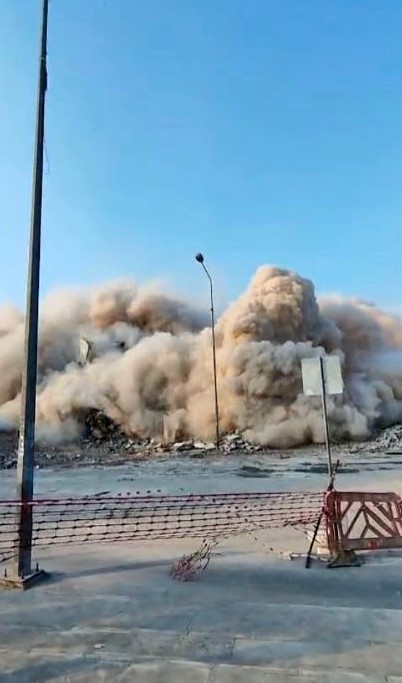 Osmaniye’de orta hasarlı bina tek dokunuşta yıkıldı
