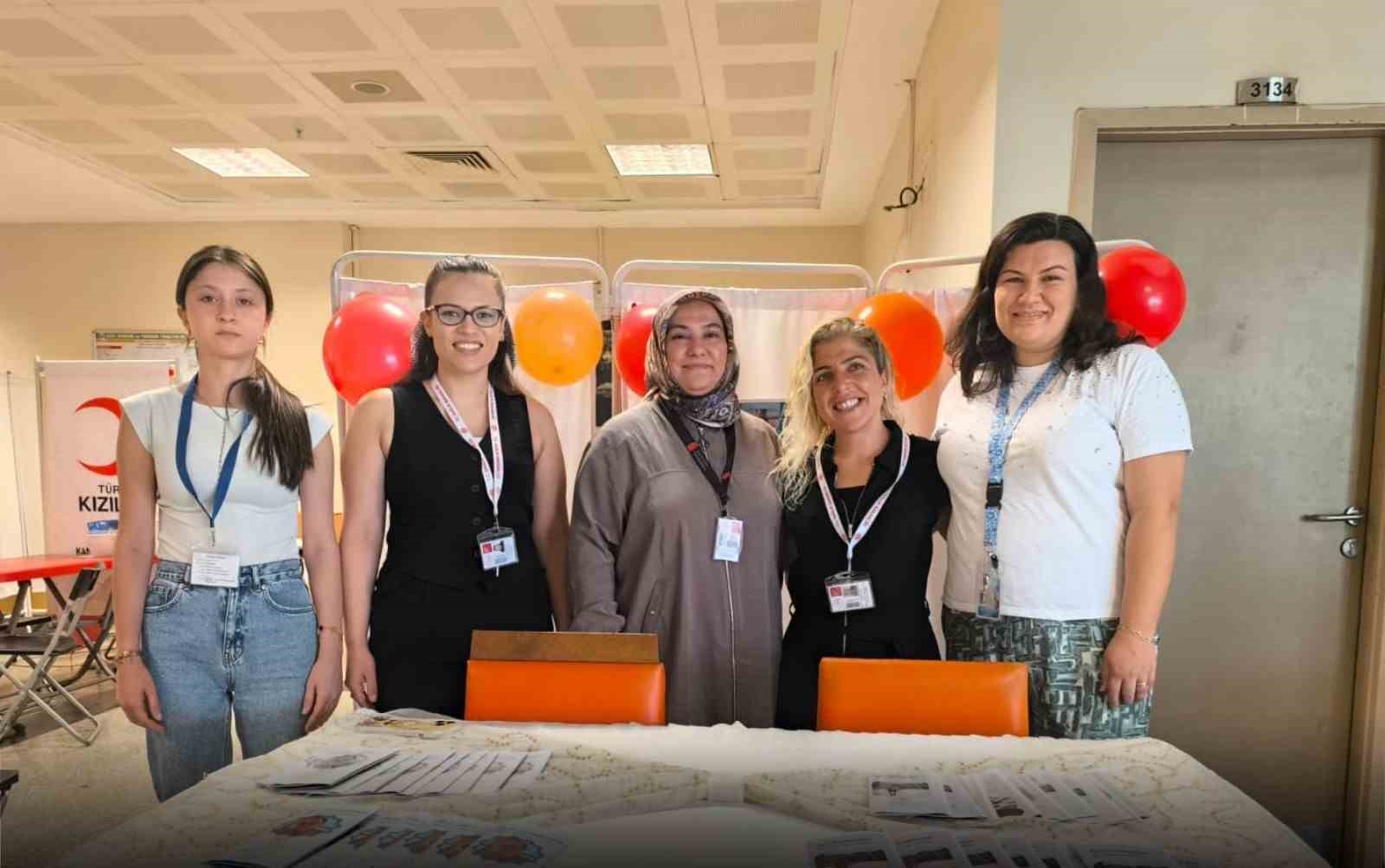 Nazilli Devlet Hastanesi’nde aşırı sıcaklara karşı vatandaşlar bilgilendirildi