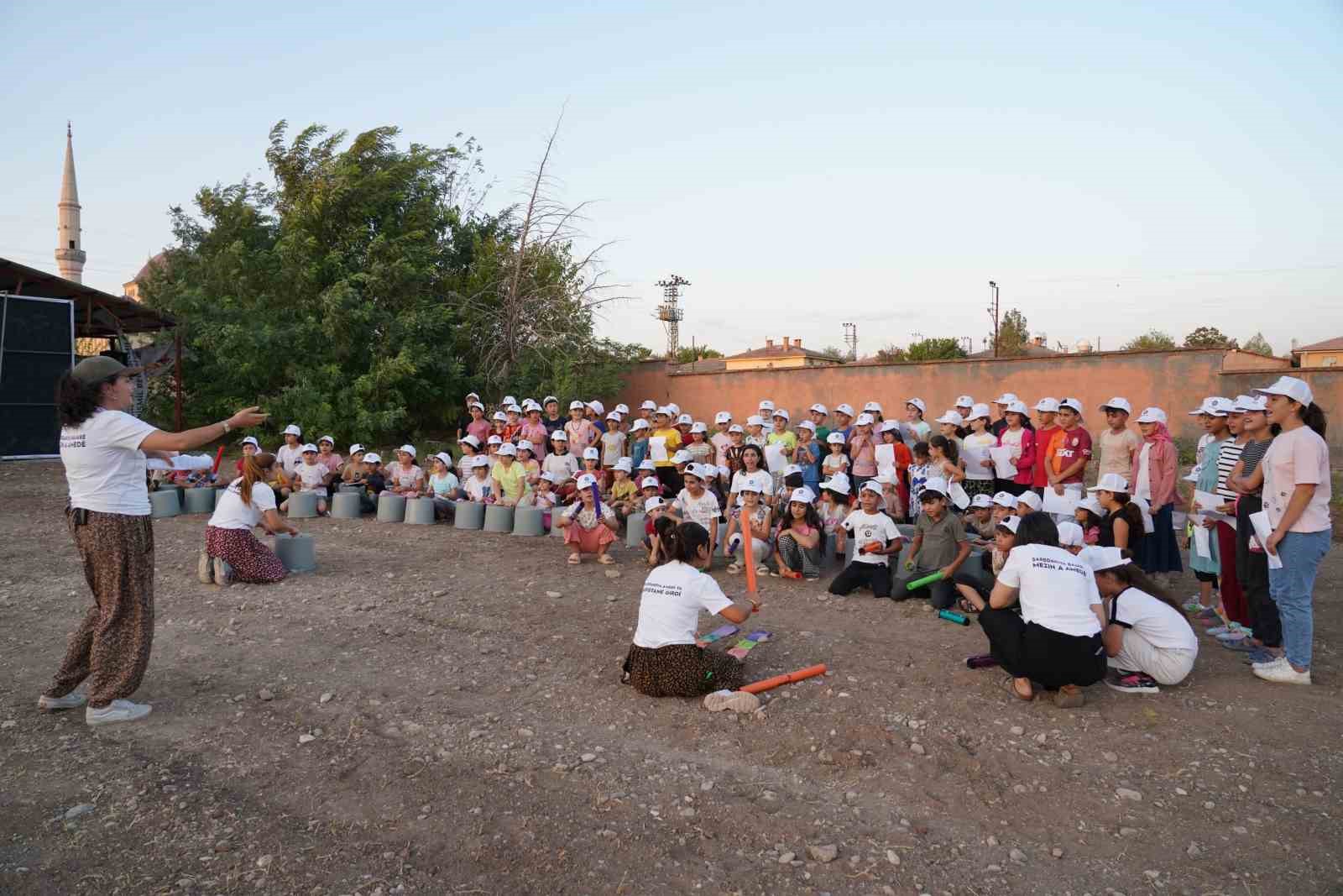 Diyarbakır’da 20 noktada ‘Çocuk Köy Şenlikleri’ düzenlendi