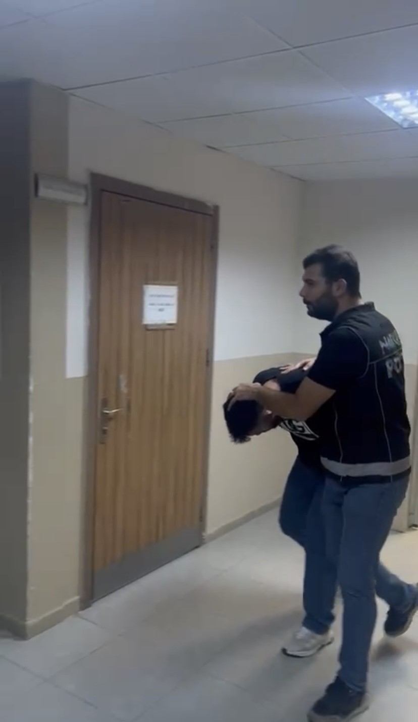 Antakya’da 700 captagon hap ele geçirildi