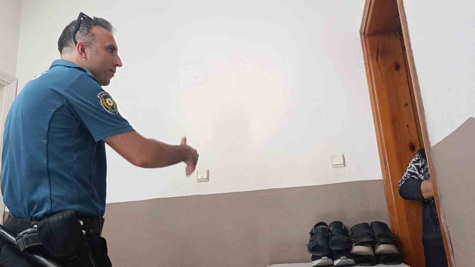 Arka sokaktaki yıkım evleri salladı, panikleyen mahalleli 112&rsquo;yi aradı
