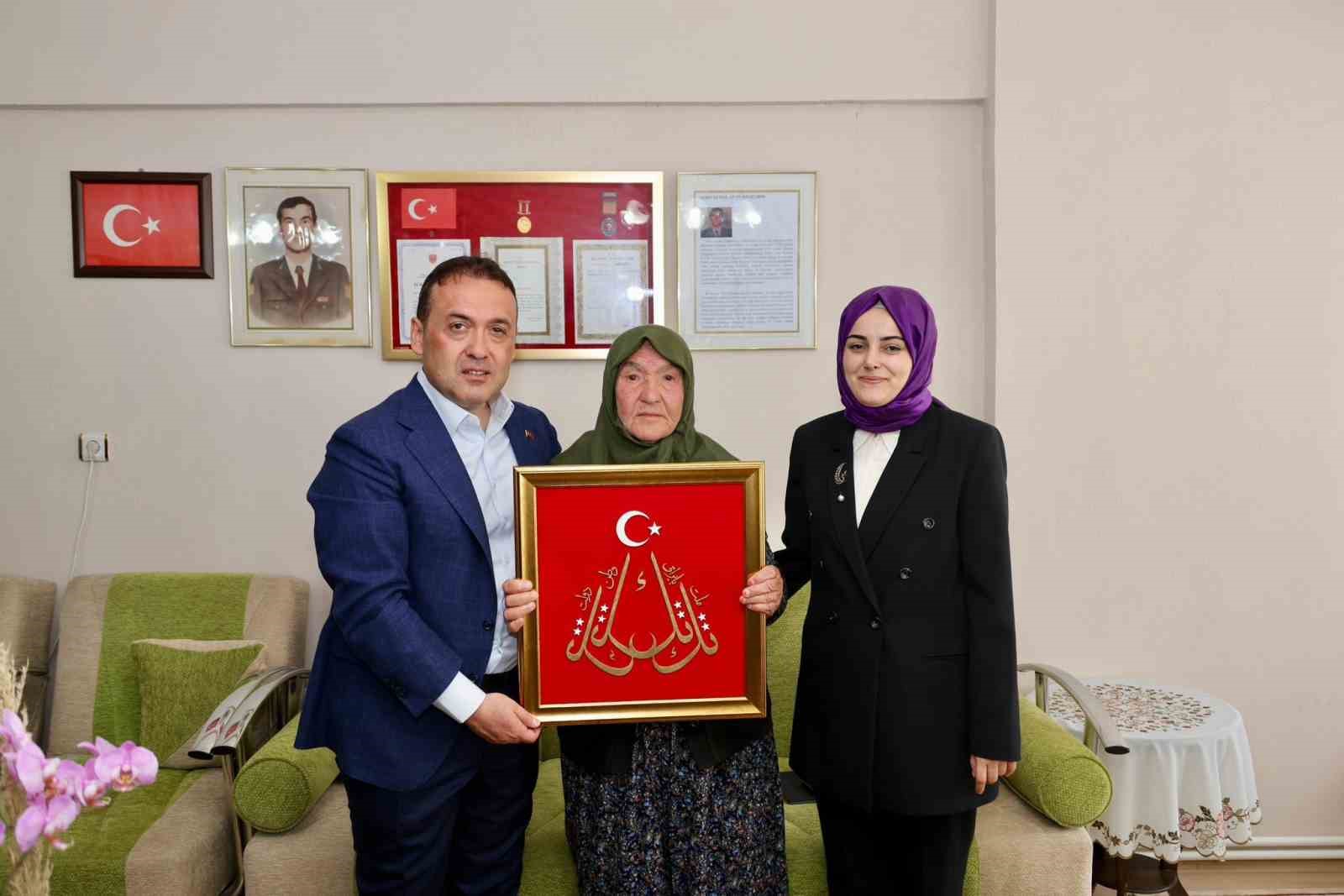 Vali Sözer, şehit ailesi ile buluştu