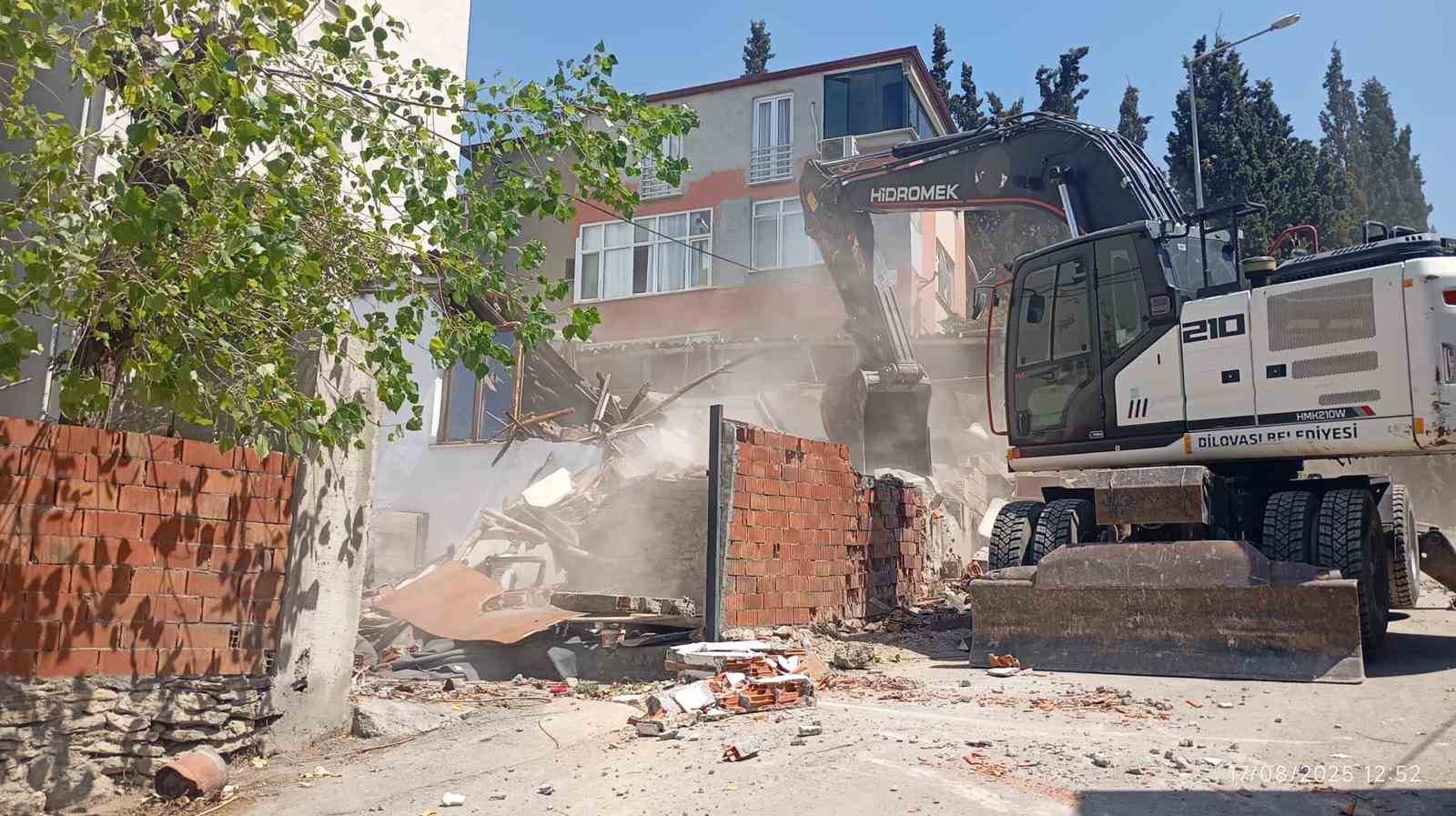 Dilovası’nda 85 metruk yapının yıkımı tamamlandı