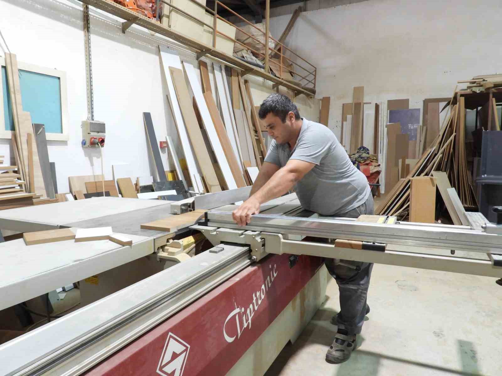 Belediye at&ouml;lyesi &uuml;retiyor, Kepez g&uuml;zelleşiyor
