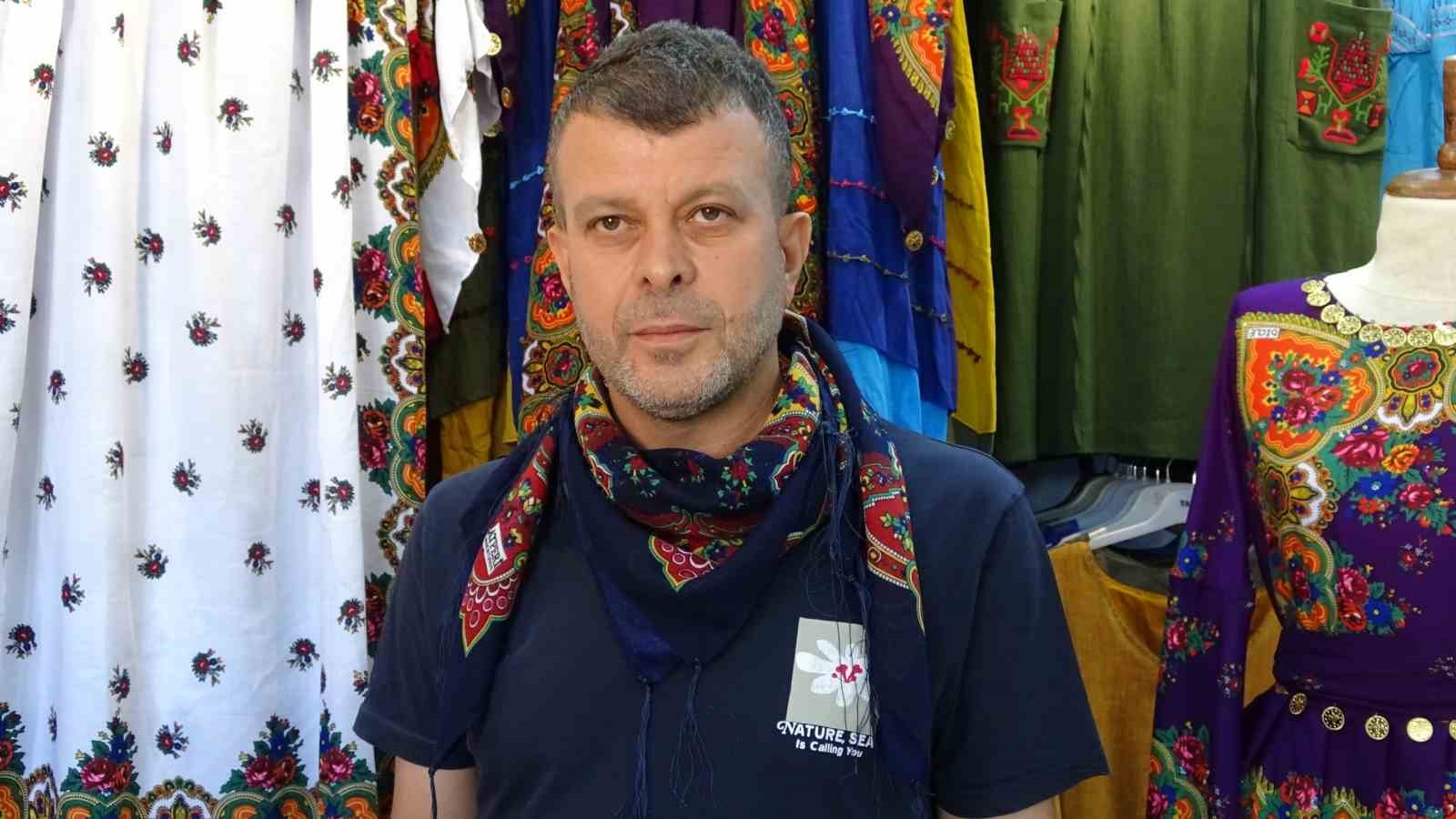 Mardin’de yöresel kıyafetler turistlerin ilgi odağı oldu