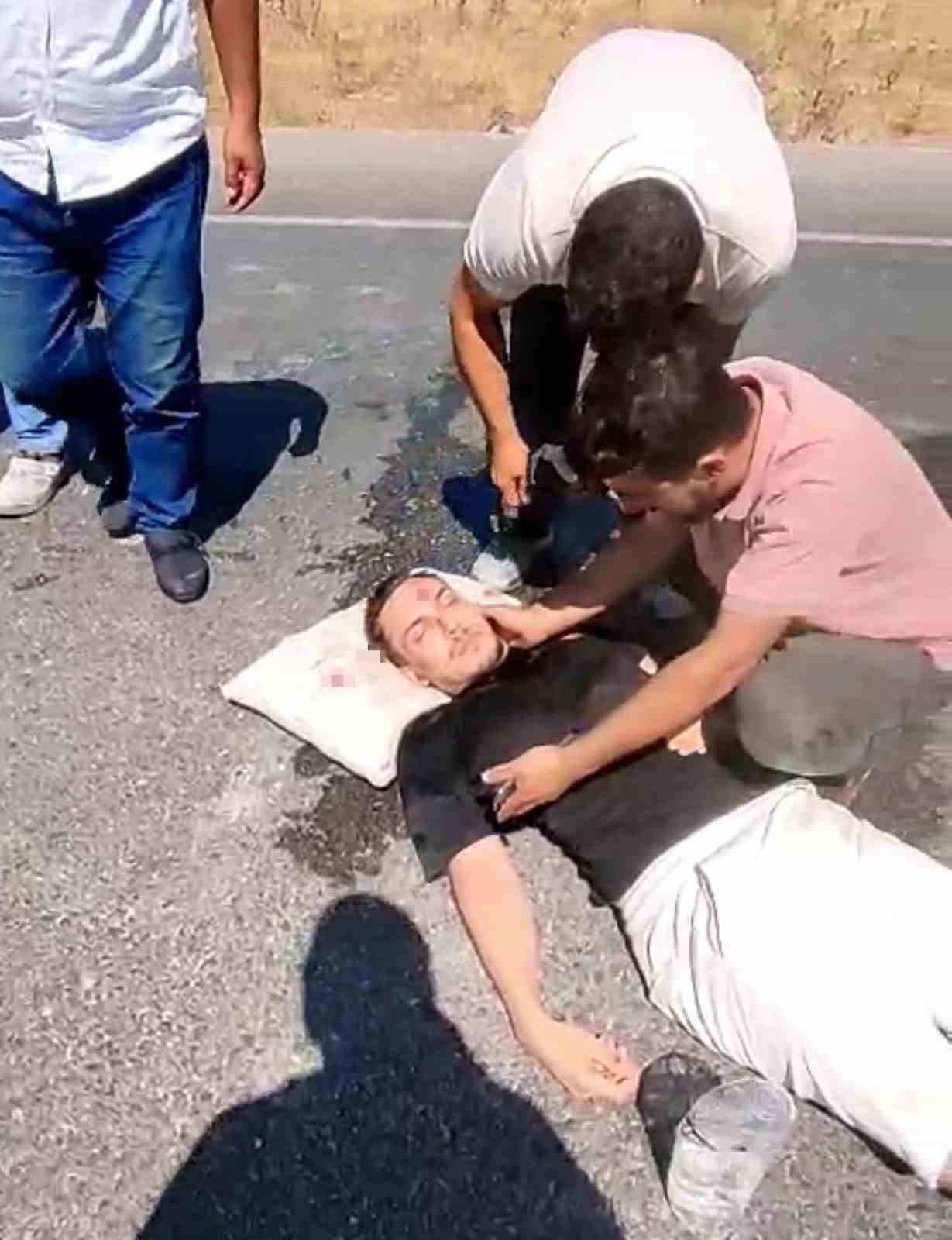 Kasko için Tesla aracın fotoğrafını çekerken tır çarptı: 1 yaralı
