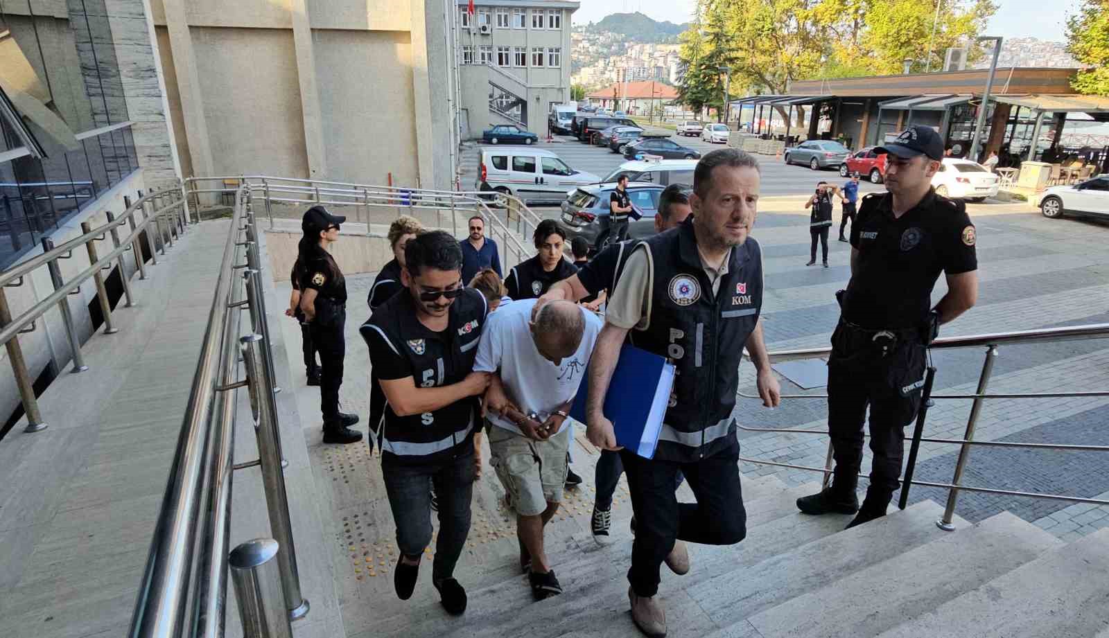 L&uuml;ks otelde tatil vurgununda ş&uuml;pheli kadın tutuklandı, kocasına adli kontrol uygulandı
