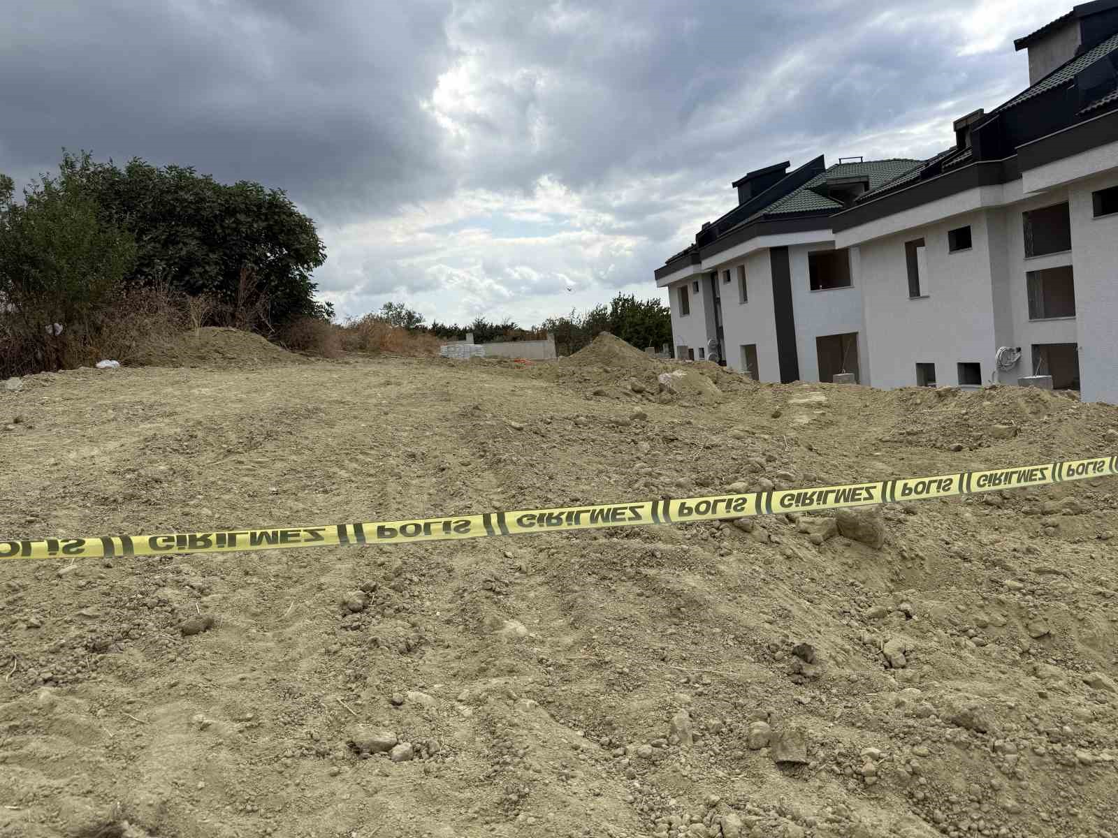 Büyükçekmece’de villa bahçesine gömülü ceset bulundu