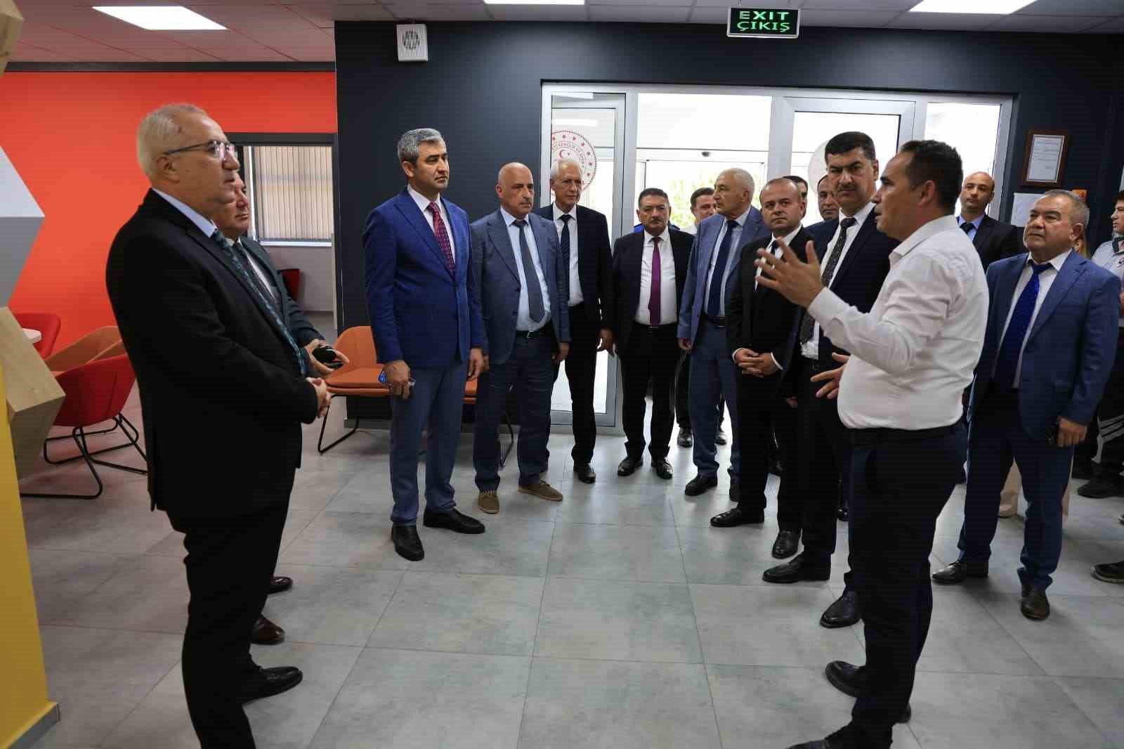 Festival i&ccedil;in gelen kardeş &uuml;lke Azerbaycan heyeti &Ccedil;ameli&rsquo;ye hayran kaldı
