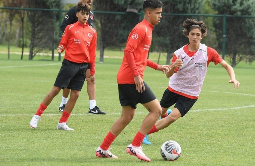 Aras Çelik’e milli davet