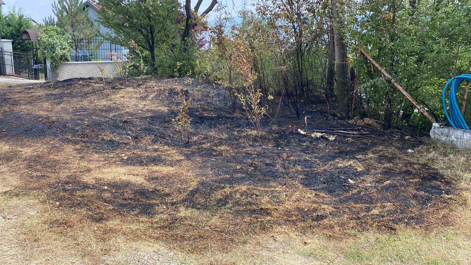Bolu’da otluk arazide çıkan yangın eve sıçramadan söndürüldü