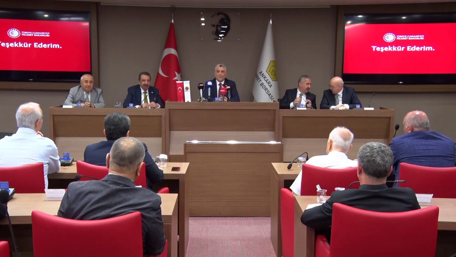 Bakan Bolat: "1.4 trilyon doları aşacak milli gelirimizle &ouml;nemli bir &uuml;retici &uuml;lkeyiz"
