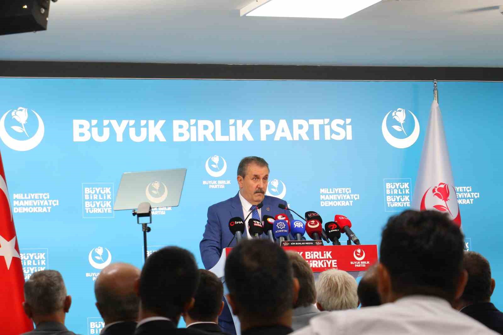 BBP lideri Destici: "T&uuml;rkiye; milli g&uuml;venliğini hi&ccedil;bir dış g&uuml;c&uuml;n onayına ihtiya&ccedil; duymadan, kendi bağımsız iradesiyle koruyacaktır"
