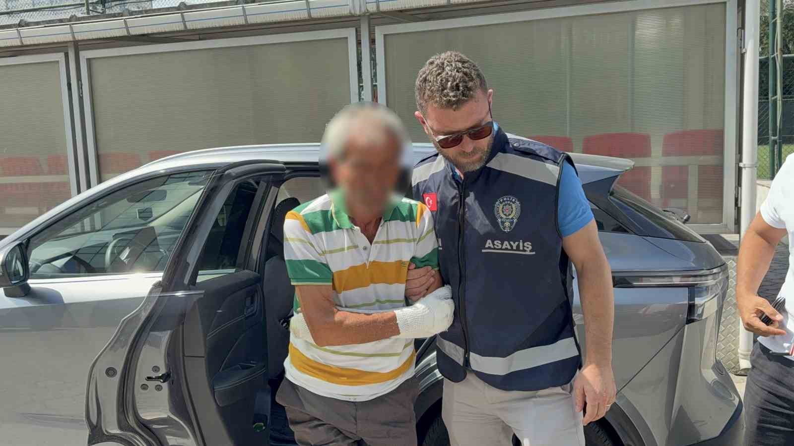 &Uuml;cret tartışmasında m&uuml;şteriyi vuran otopark&ccedil;ı adliyeye sevk edildi
