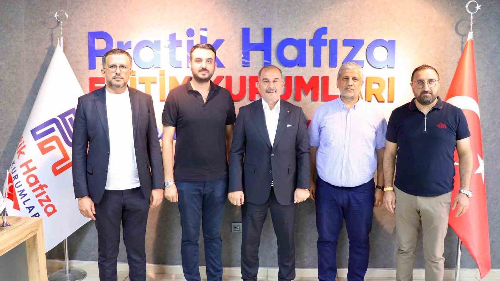 Başkan Alan: "Eğitim sekt&ouml;r&uuml;n&uuml;n g&uuml;&ccedil;lenmesine katkı sunuyoruz"
