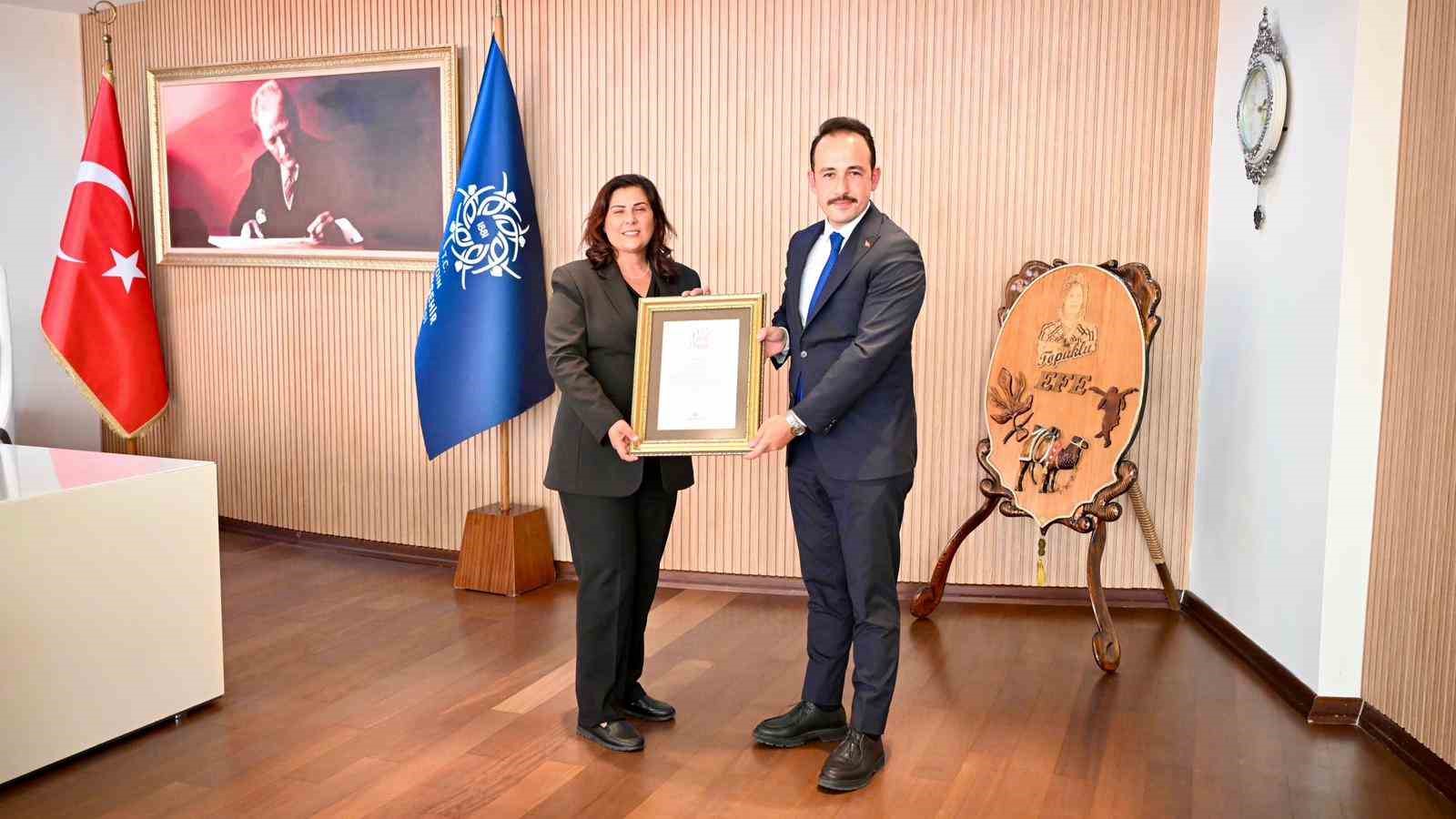 Başkan &Ccedil;er&ccedil;ioğlu&rsquo;na &rsquo;hayırlı olsun&rsquo; ziyaretleri s&uuml;r&uuml;yor
