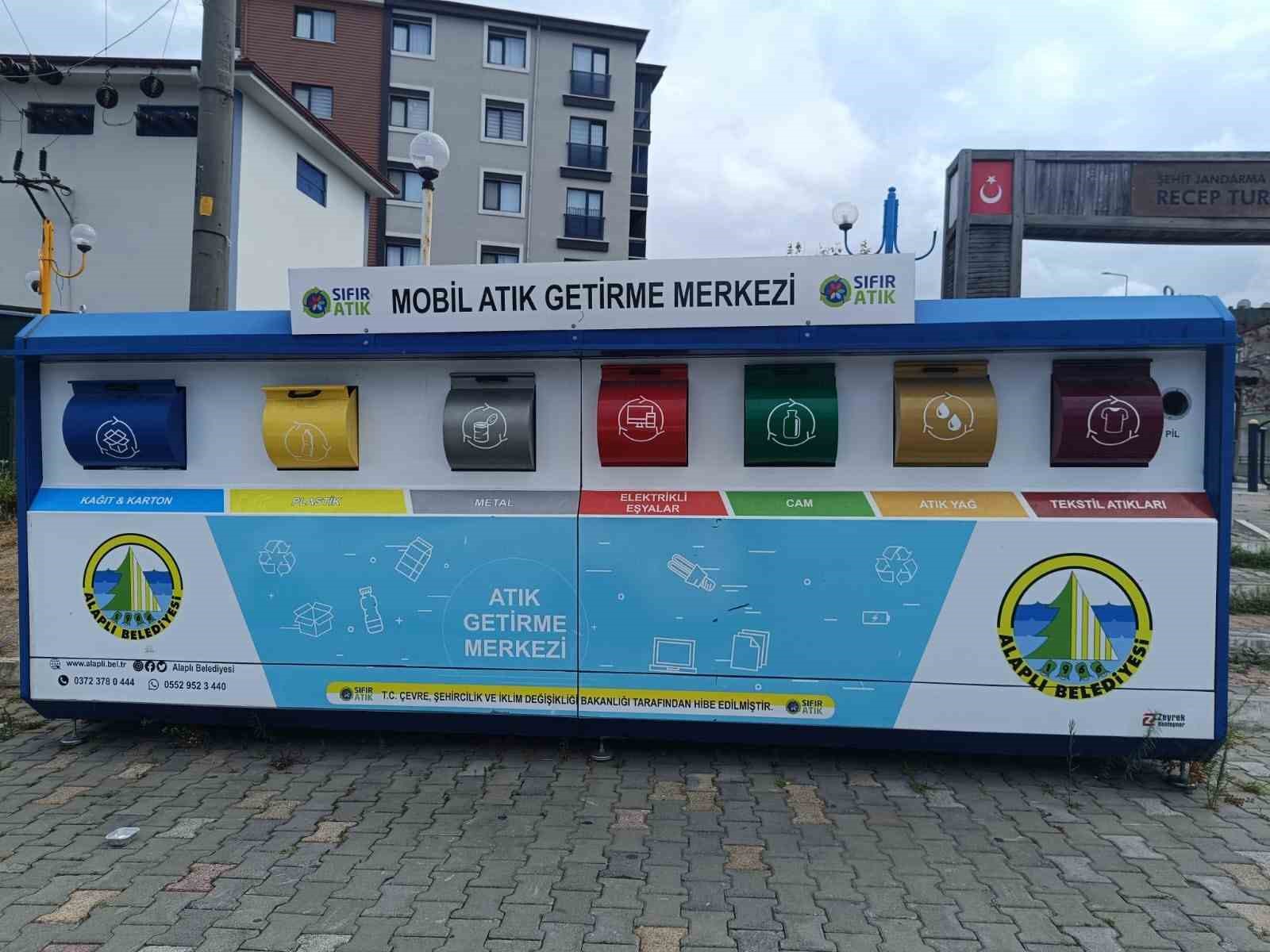 Vatandaş, mobil atık getirme merkezinin dolu olmasına tepki