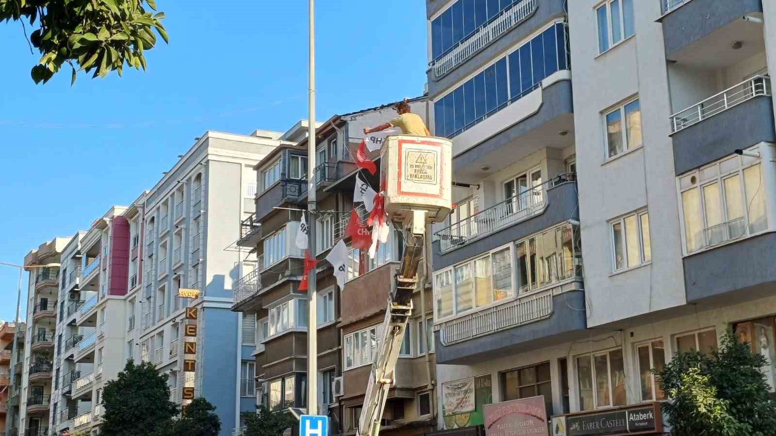 CHP&rsquo;nin flamalarını toplamak Efeler Belediyesi&rsquo;ne kaldı
