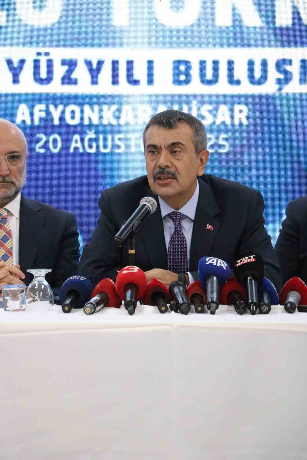 Milli Eğitim Bakanı Tekin: "Ter&ouml;rs&uuml;z T&uuml;rkiye &ouml;n&uuml;m&uuml;zdeki engelleri kaldıracak"
