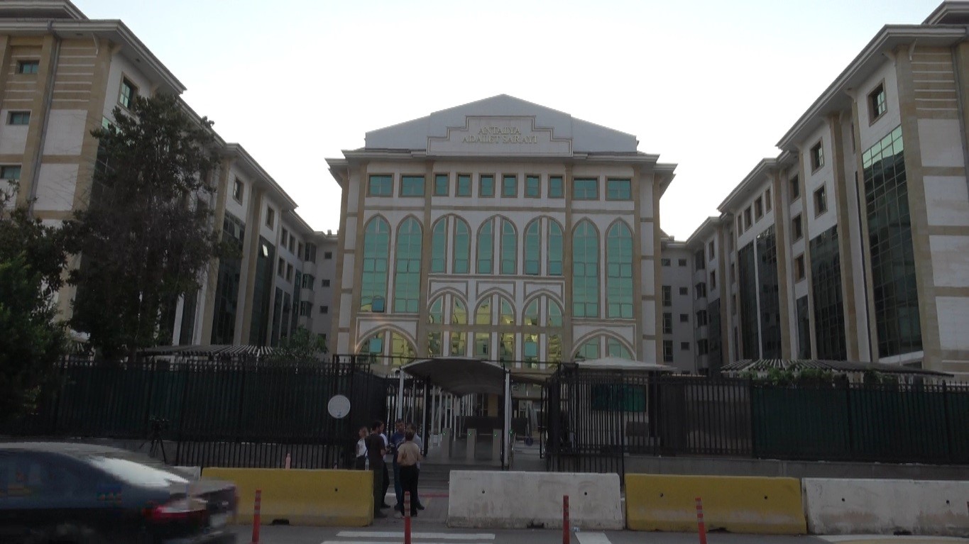 Muhittin B&ouml;cek&rsquo;in oğlu G&ouml;khan B&ouml;cek tutuklandı
