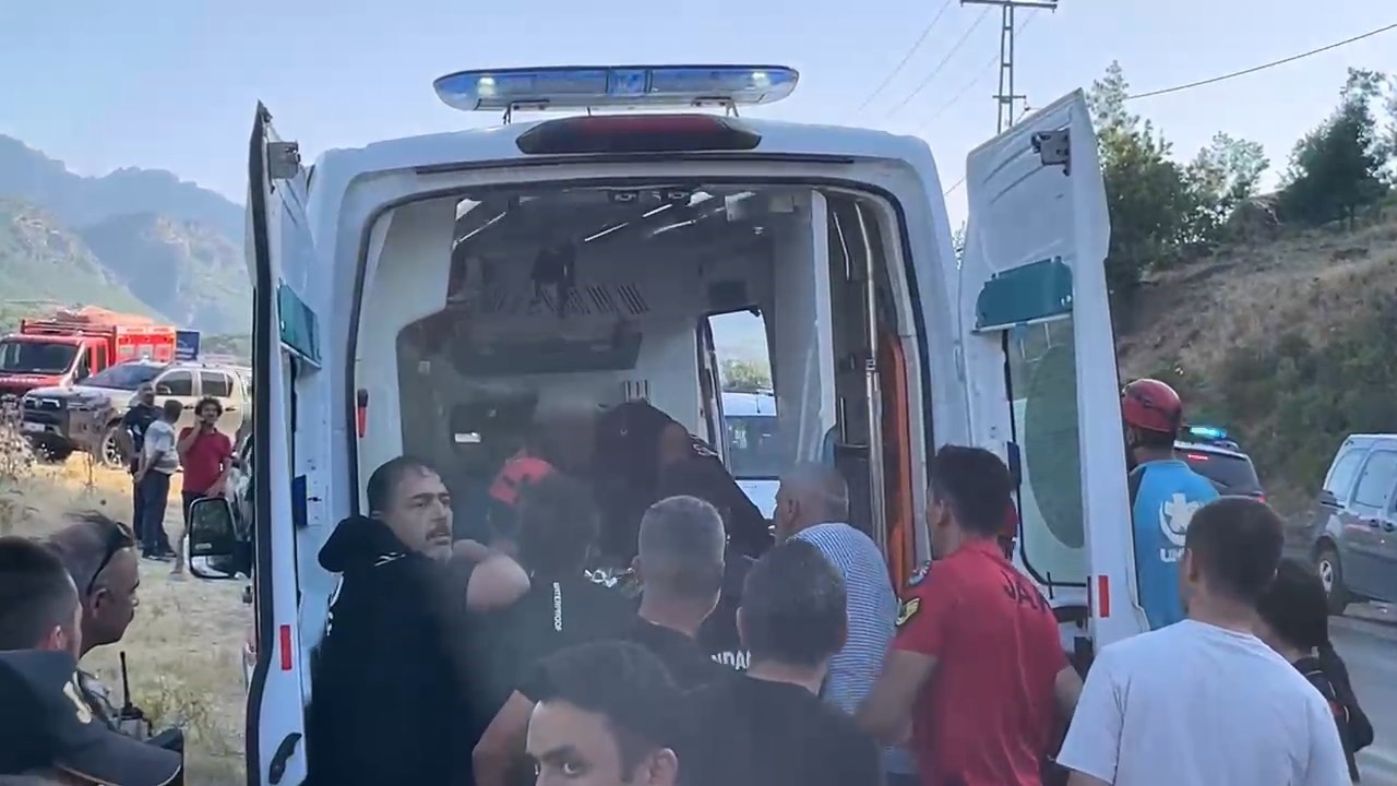 Serinlemek i&ccedil;in &ccedil;aya giren gen&ccedil; boğuldu
