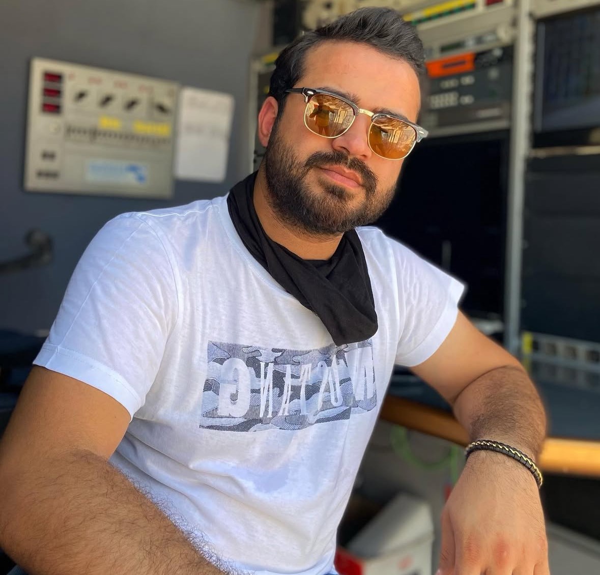 Kazada hayatını kaybeden İHA muhabiri Umut Yakup Tanrı&ouml;ver, mezarı başında anıldı
