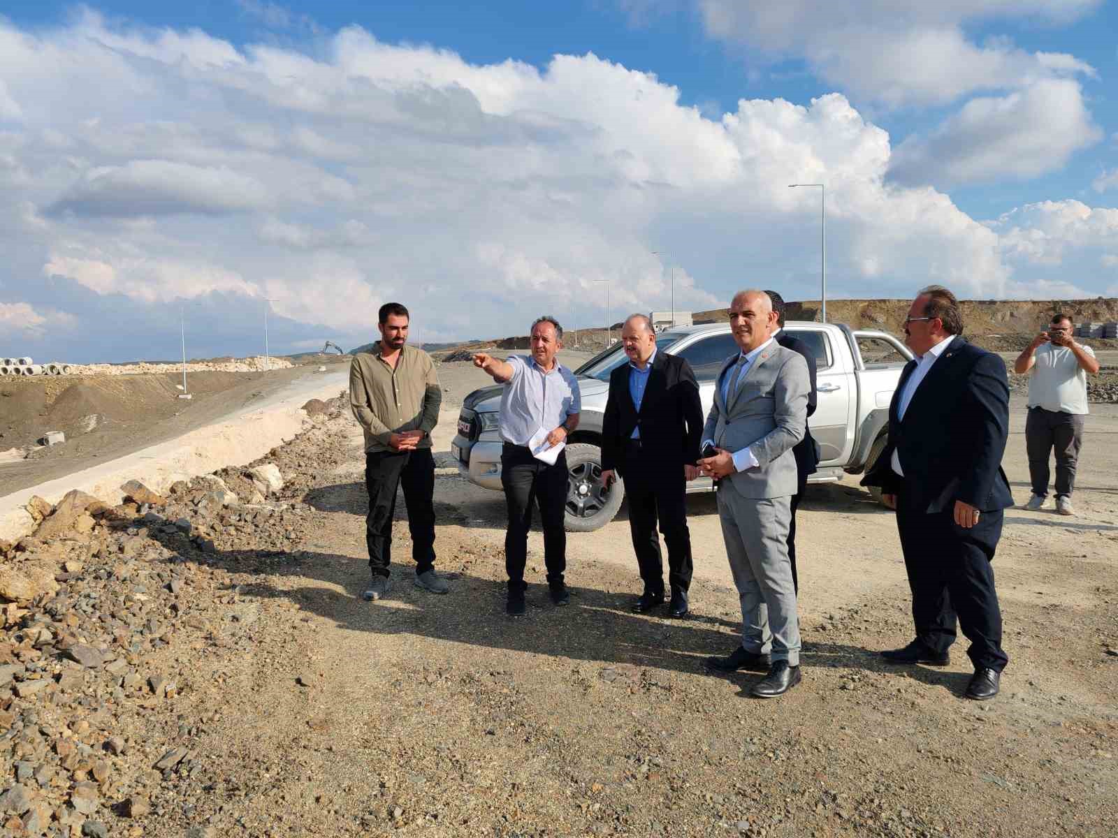 Vali Dallı Devrekani Besi Organize Tarım Bölgesinde incelemelerde bulundu