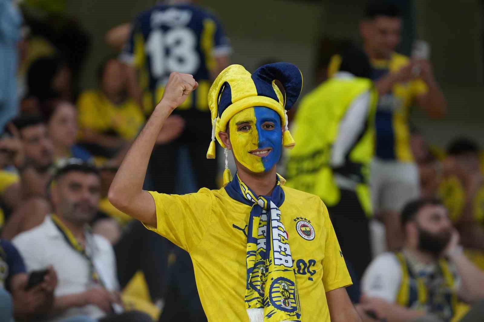 UEFA Şampiyonlar Ligi: Fenerbahçe: 0 - Benfica: 0 (Maç devam ediyor)