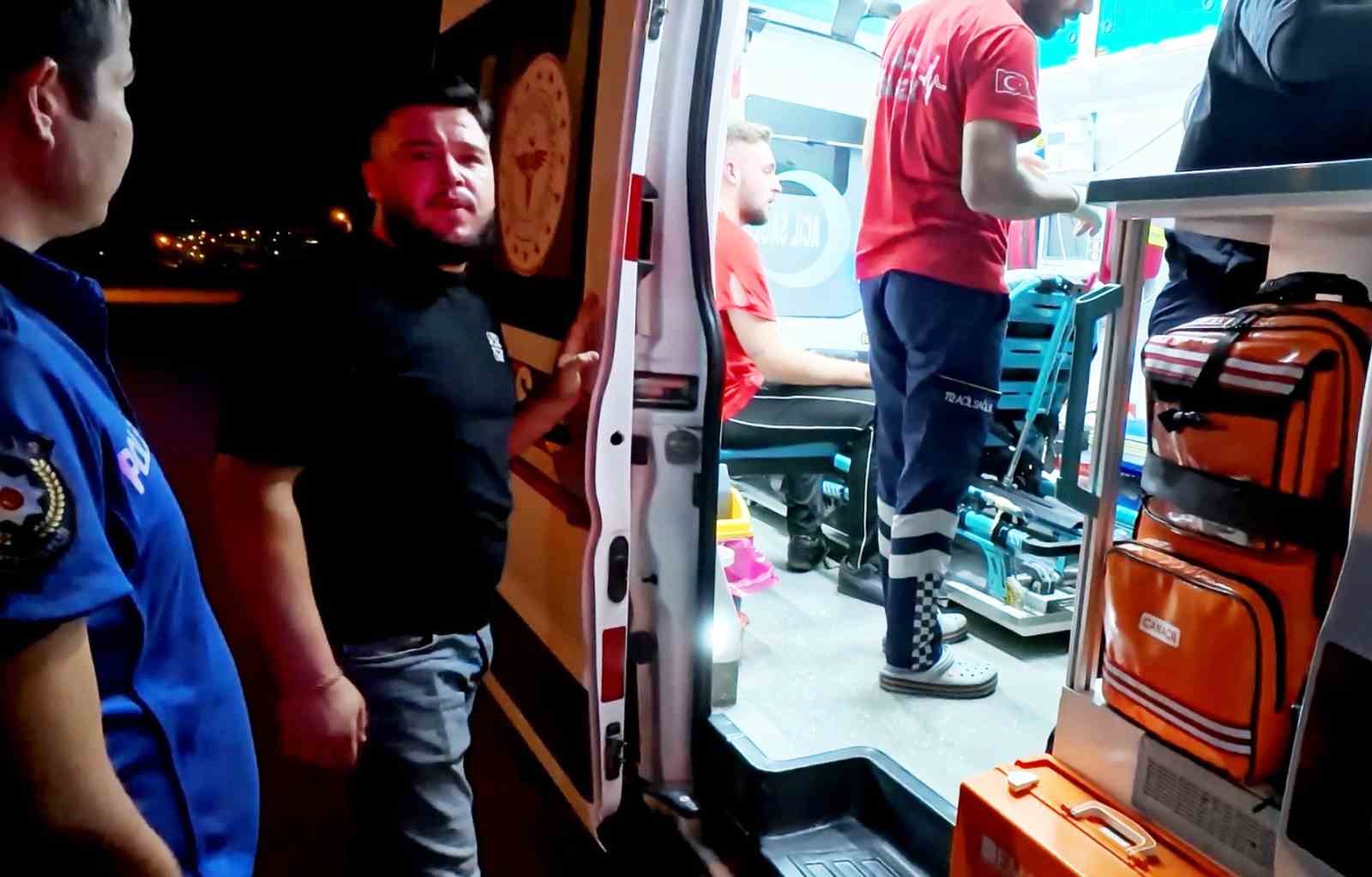 Sağlık ekibine "Pansuman yapın gönderin" dedi, gazeteciyle de imalı konuştu