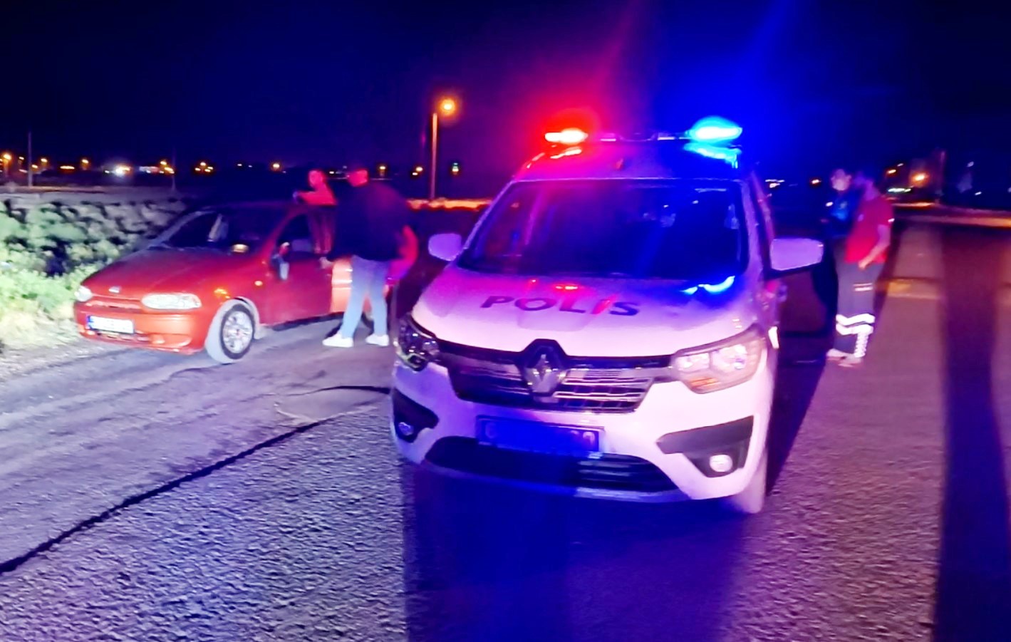 Sağlık ekibine "Pansuman yapın gönderin" dedi, gazeteciyle de imalı konuştu
