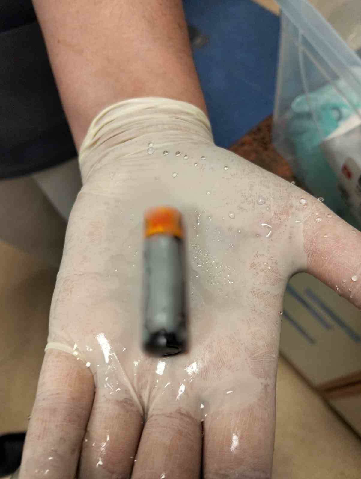 Pili bu kez çocuklar değil yetişkin bir kişi yuttu