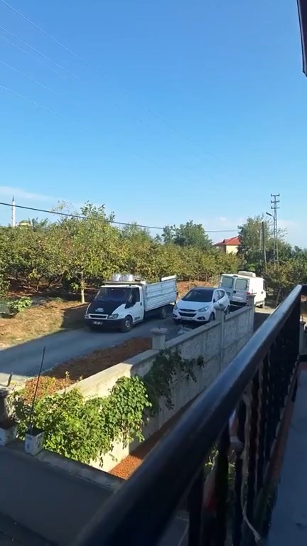 Zonguldak&rsquo;ta fındık hasında k&ouml;yl&uuml;ler fındık toplayıcıların g&uuml;r&uuml;lt&uuml;s&uuml;nden şikayet&ccedil;i
