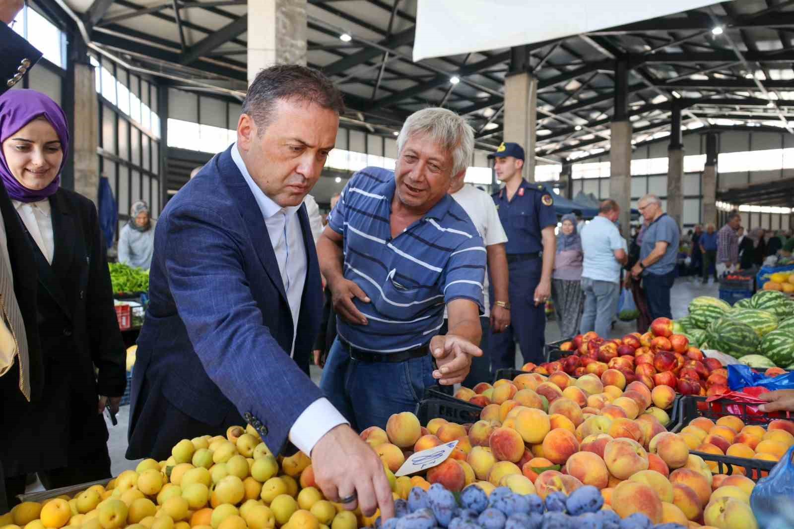 Vali S&ouml;zer, esnafın nabzını G&ouml;lpazarı&rsquo;nda tuttu
