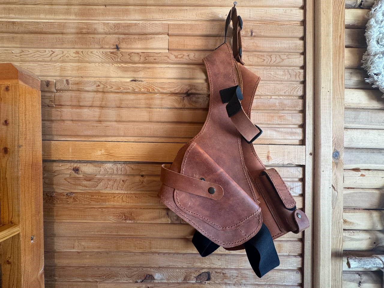 &Ccedil;ırak olarak başladığı deri yolculuğunda ustalığa ulaşan kadın, el sanatlarında ilham kaynağı oluyor
