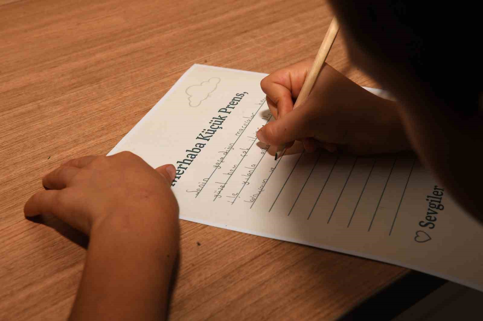 Osmangazi’de çocuklar mektup yazma alışkanlığı kazandı