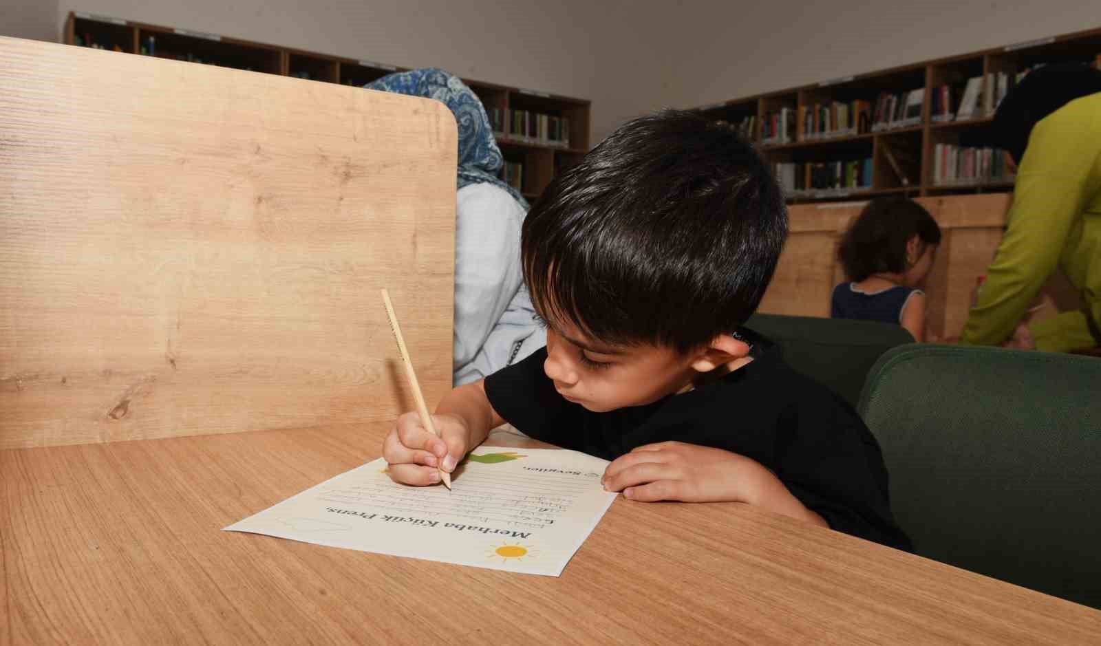 Osmangazi&rsquo;de &ccedil;ocuklar mektup yazma alışkanlığı kazandı
