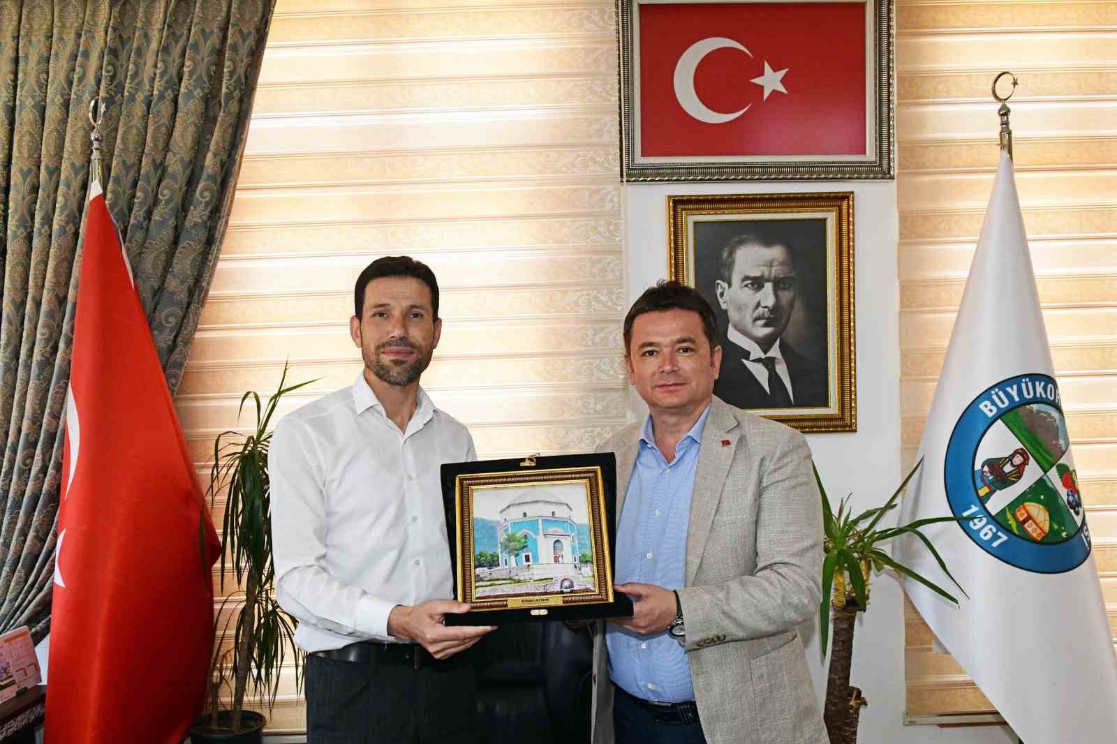 Başkan Erkan Aydın dağ y&ouml;resine &ccedil;ıkartma yaptı
