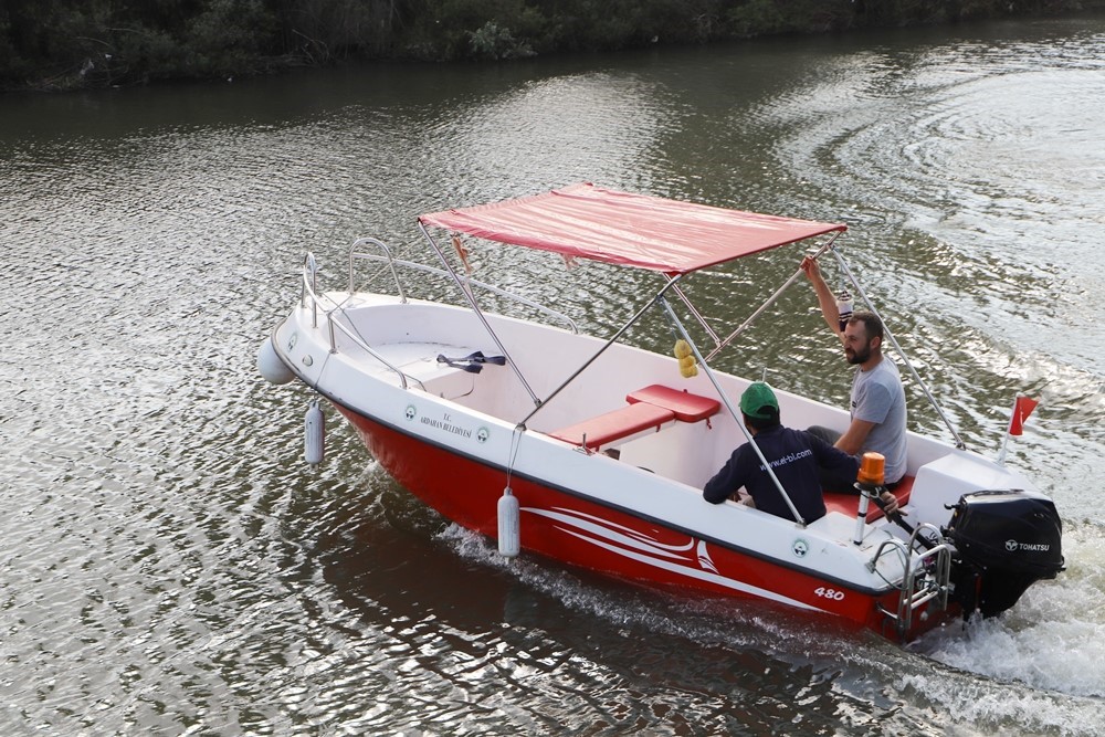 Kura Nehri’nde tekneler yeniden boy gösterdi