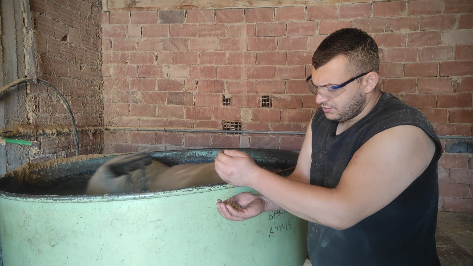 3 nesildir bulgur değirmeninin çarkları dönüyor