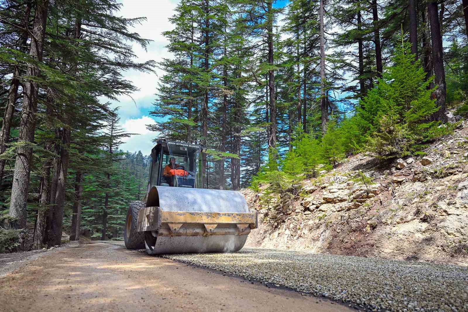 Mersin&rsquo;de yayla yolu 50 kilometreden 18 kilometreye d&uuml;şt&uuml;
