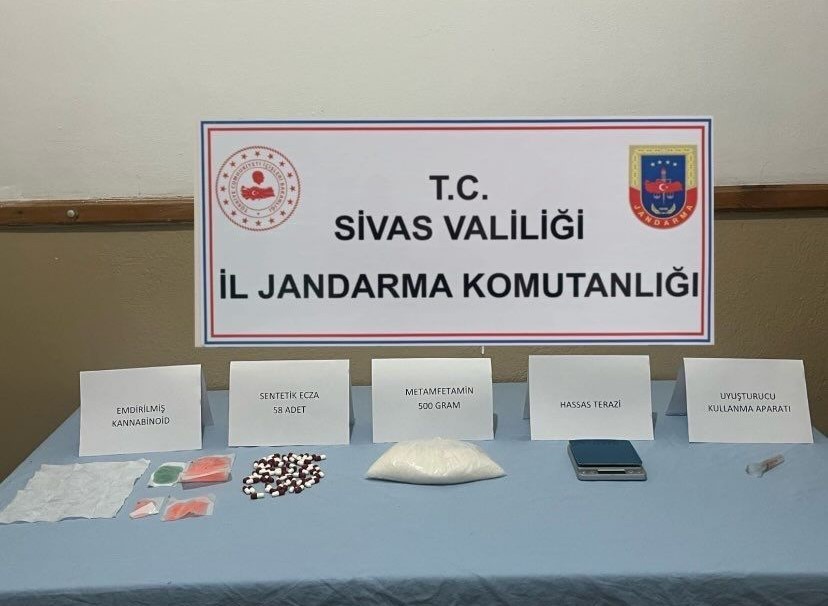 Sivas’ın 2 ilçesinde uyuşturucu operasyonu: 1 kişi tutuklandı